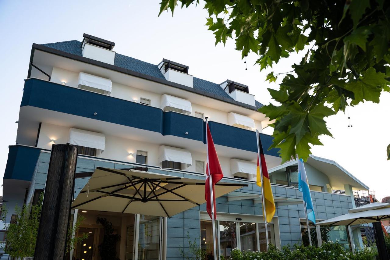 Hotel Mare Blu 滨海弗兰卡维拉 外观 照片