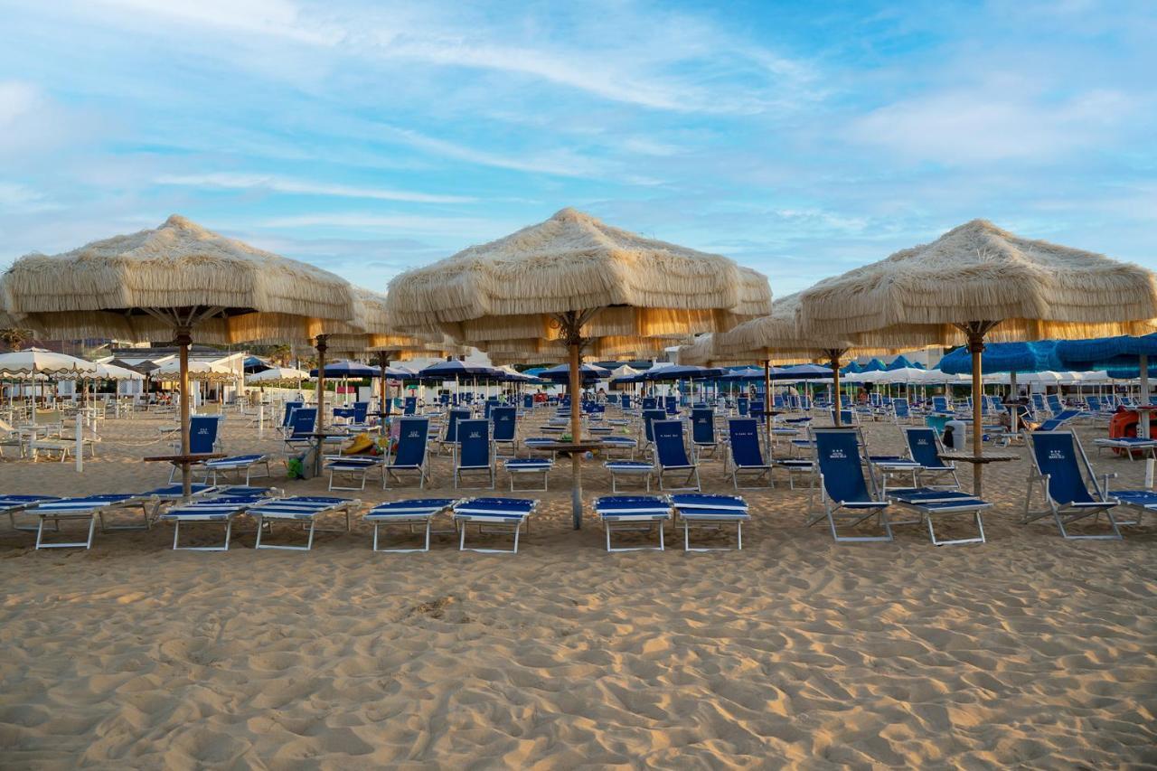 Hotel Mare Blu 滨海弗兰卡维拉 外观 照片