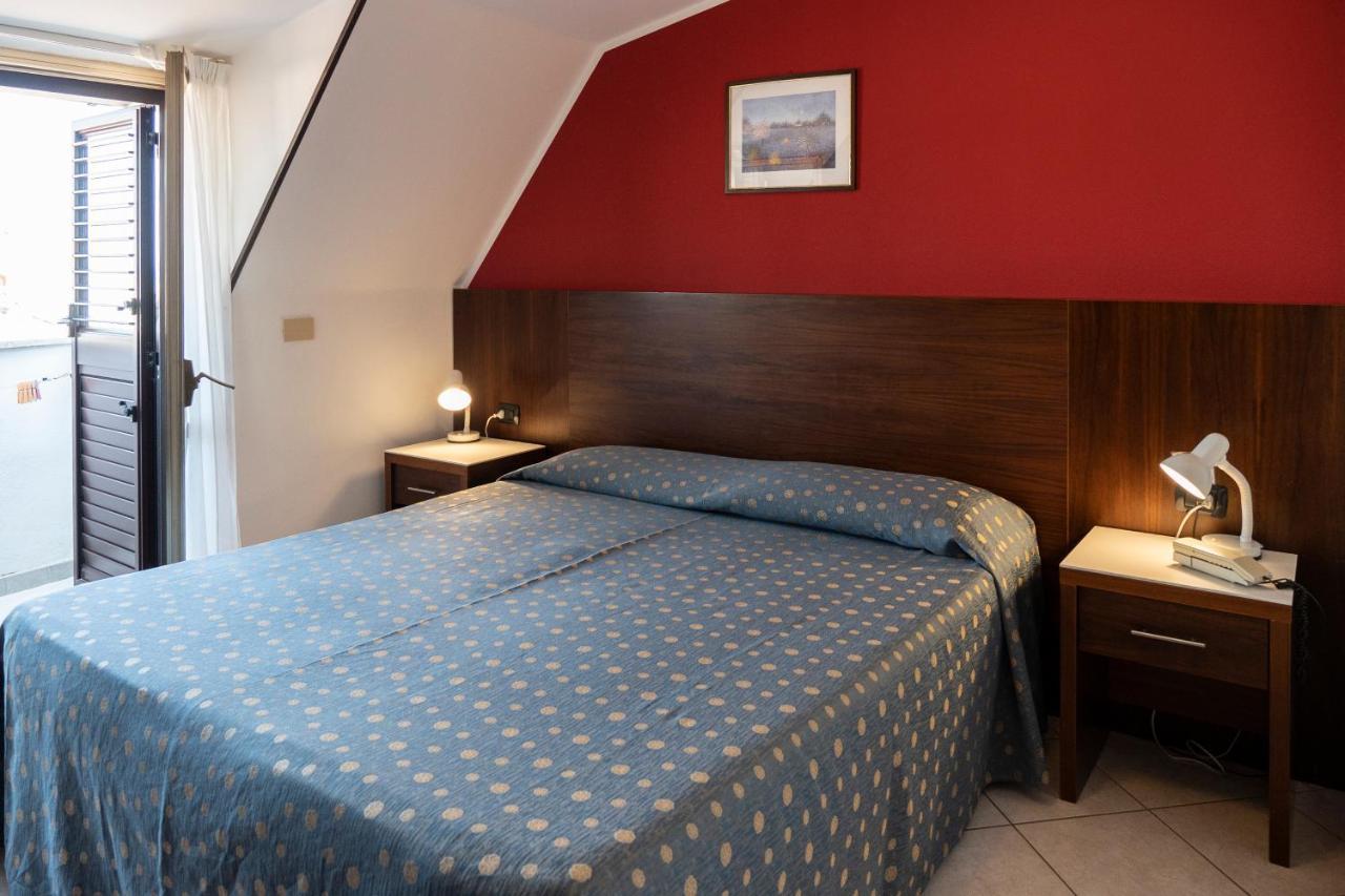 Hotel Mare Blu 滨海弗兰卡维拉 外观 照片