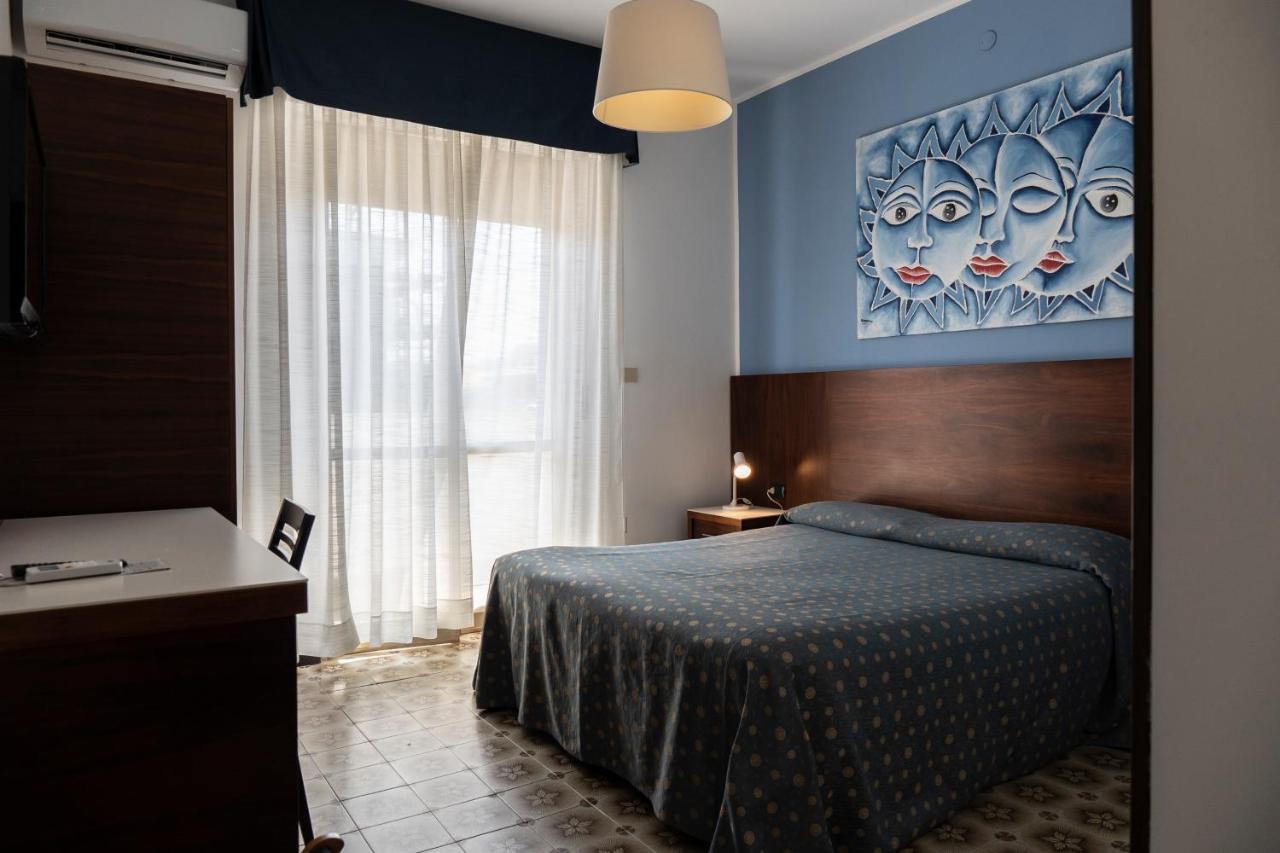 Hotel Mare Blu 滨海弗兰卡维拉 外观 照片