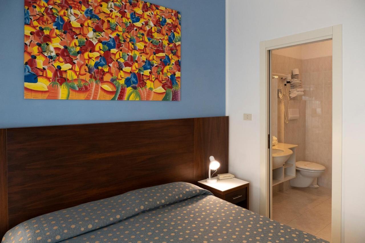 Hotel Mare Blu 滨海弗兰卡维拉 外观 照片